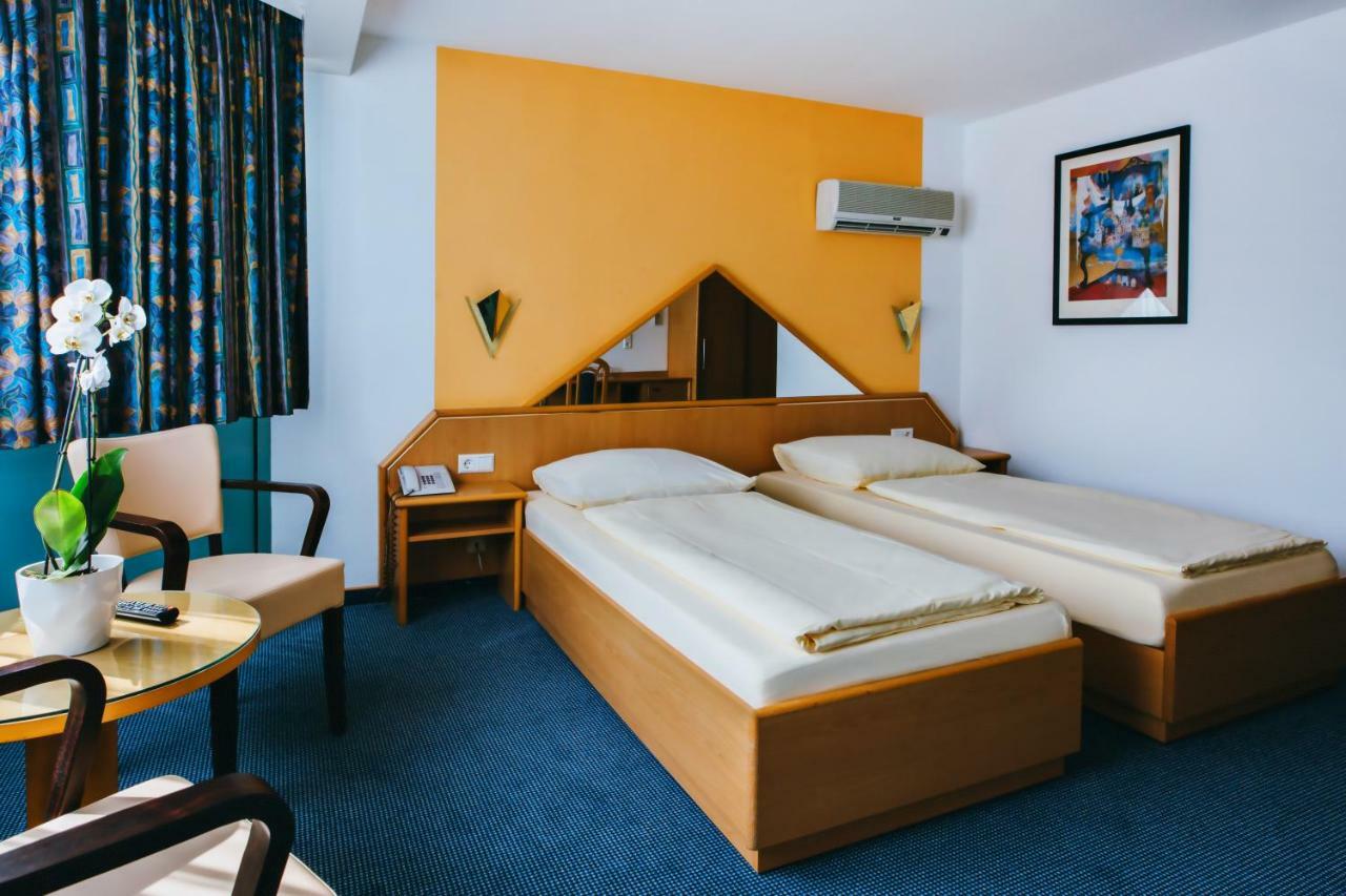 וייל אם ריין Hotel Central מראה חיצוני תמונה
